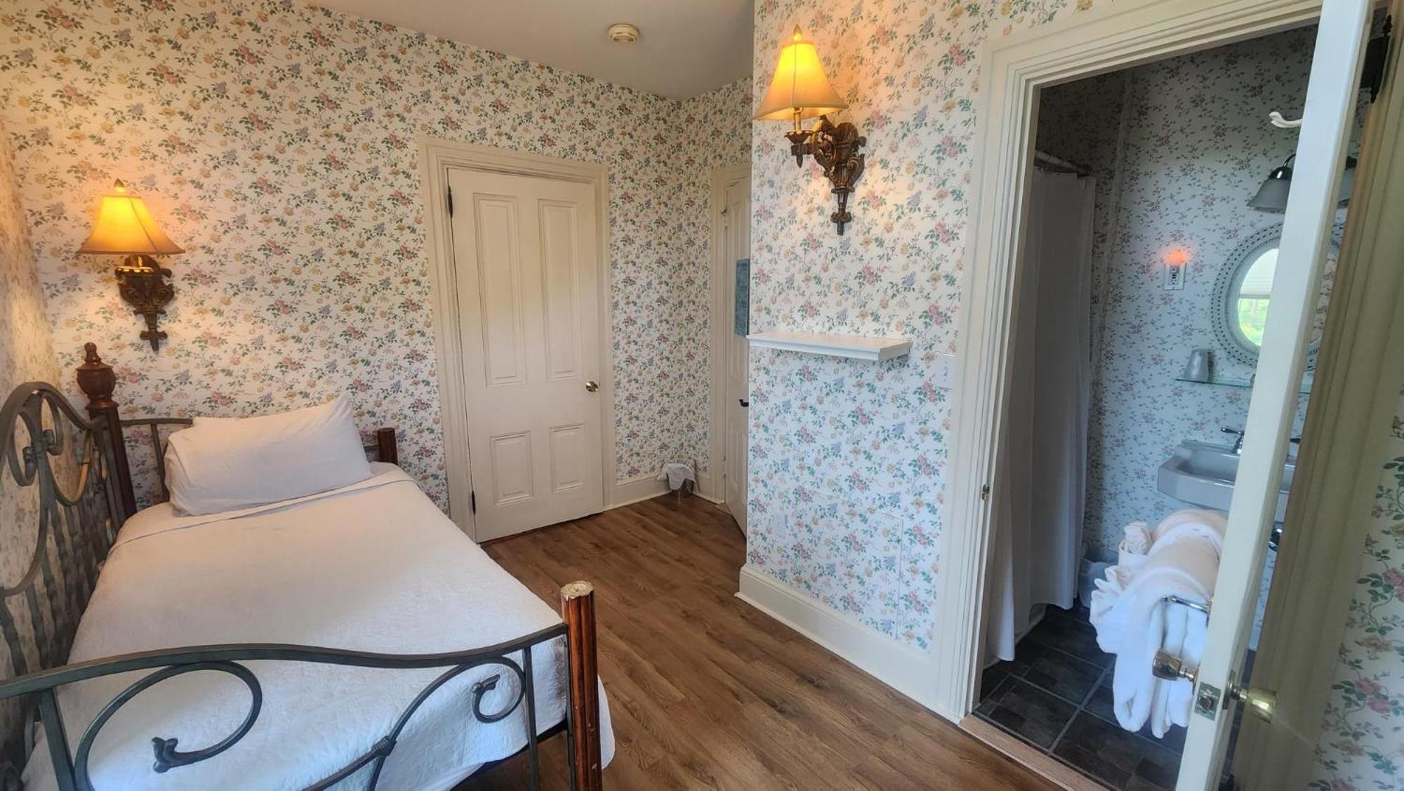 Greystone Manor Bed & Breakfast Bird-in-Hand Extérieur photo